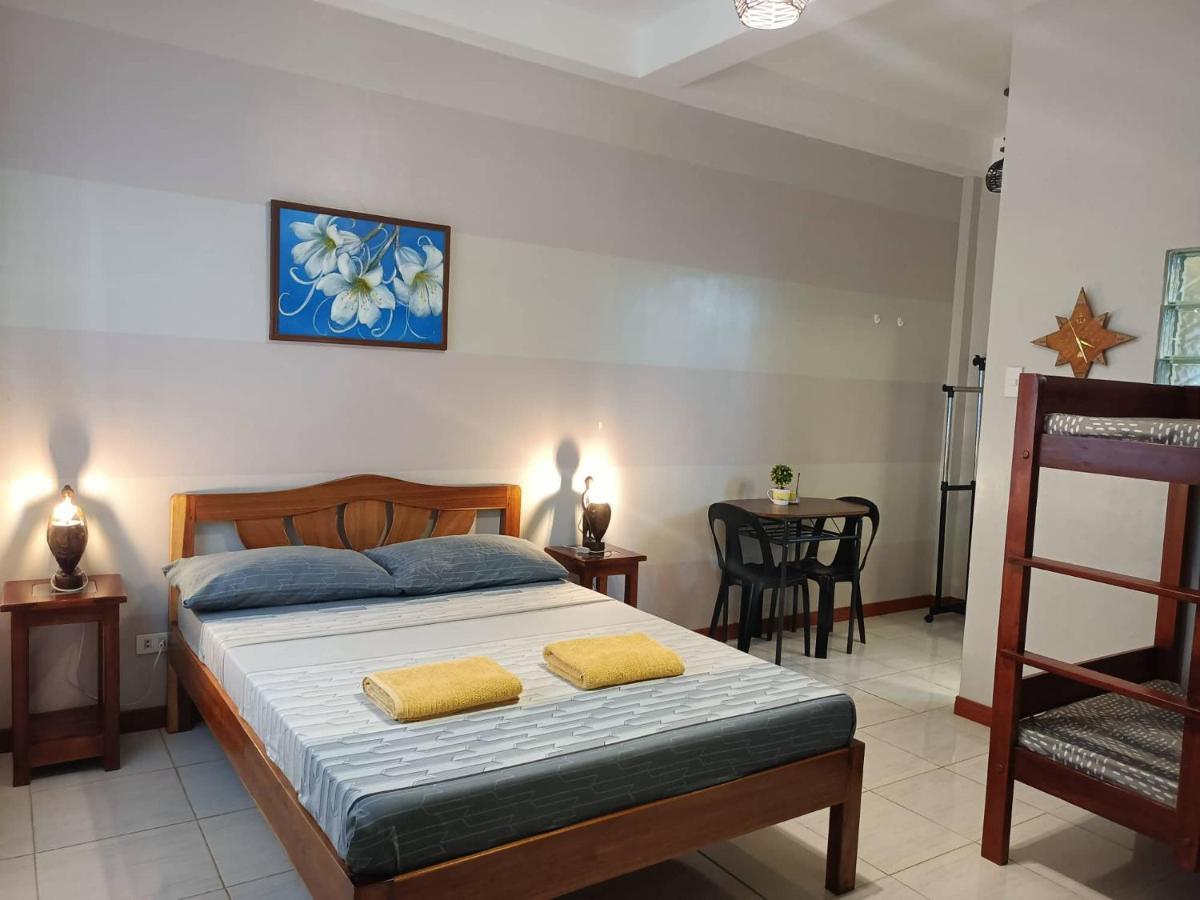 Villa Skanderbeg Guest House プエルト・プリンセサ エクステリア 写真