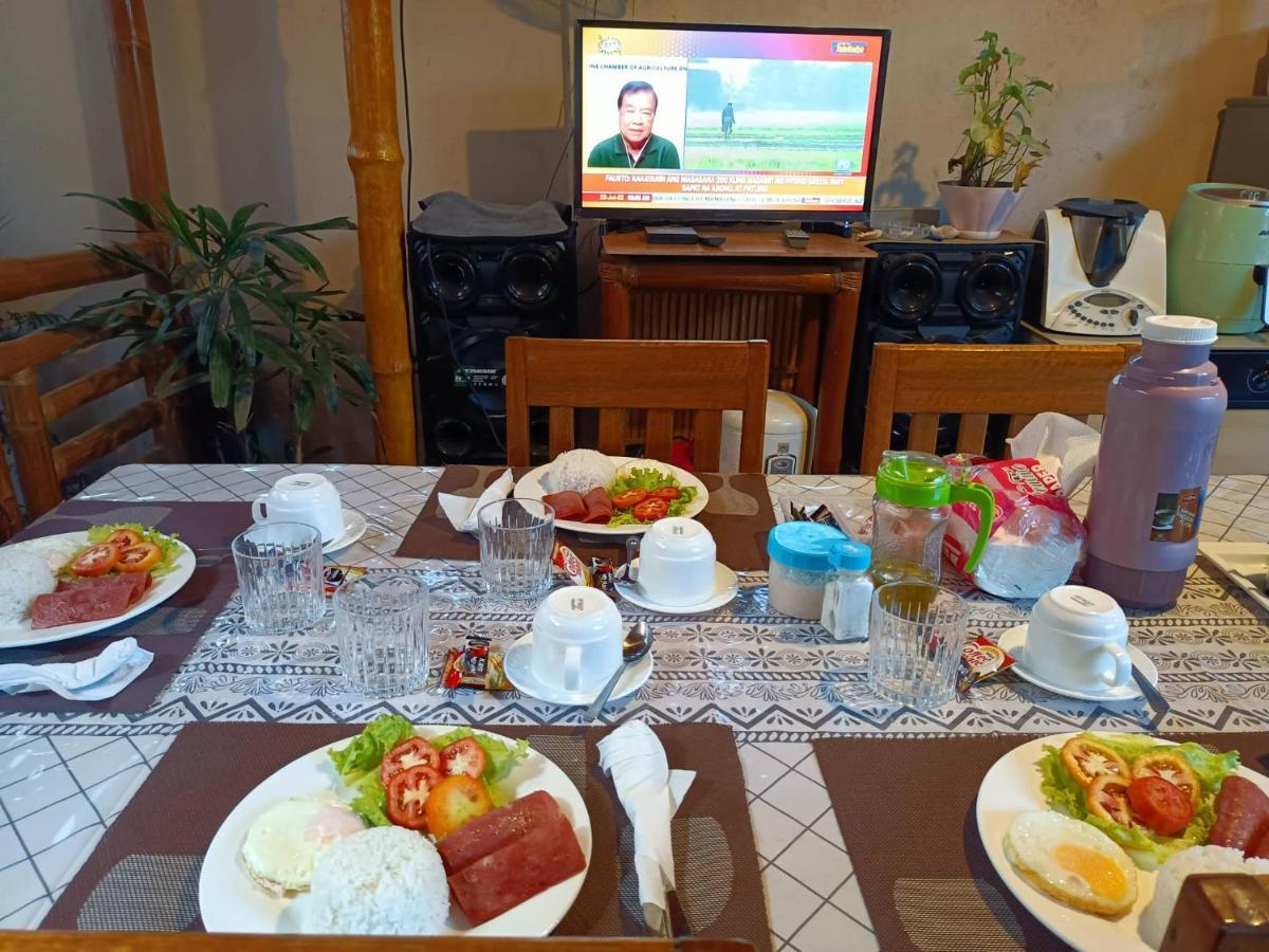 Villa Skanderbeg Guest House プエルト・プリンセサ エクステリア 写真