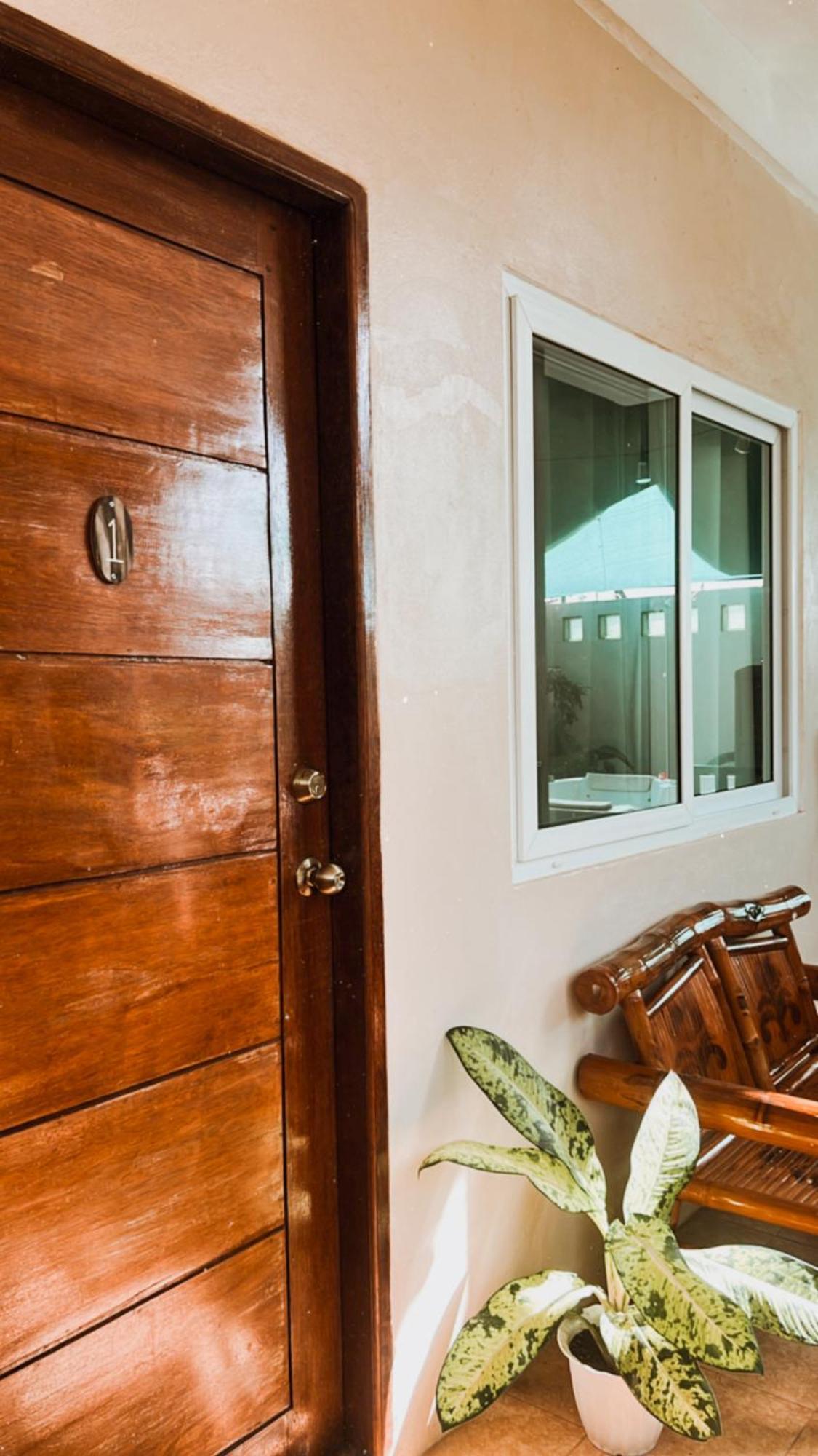Villa Skanderbeg Guest House プエルト・プリンセサ エクステリア 写真