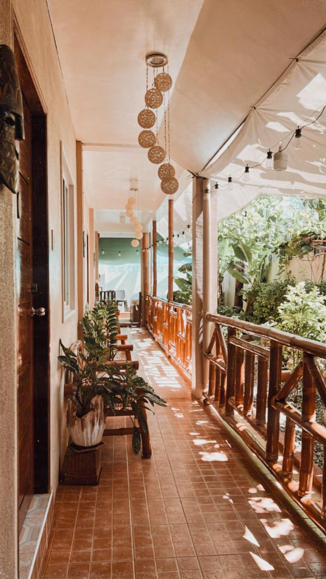 Villa Skanderbeg Guest House プエルト・プリンセサ エクステリア 写真