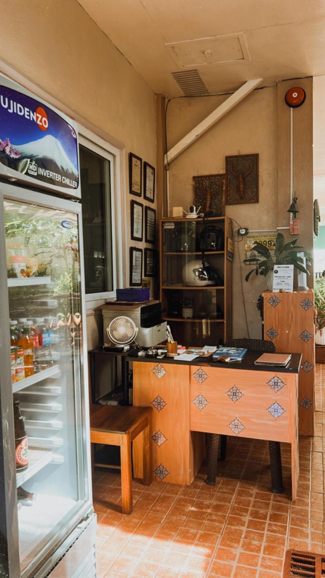 Villa Skanderbeg Guest House プエルト・プリンセサ エクステリア 写真