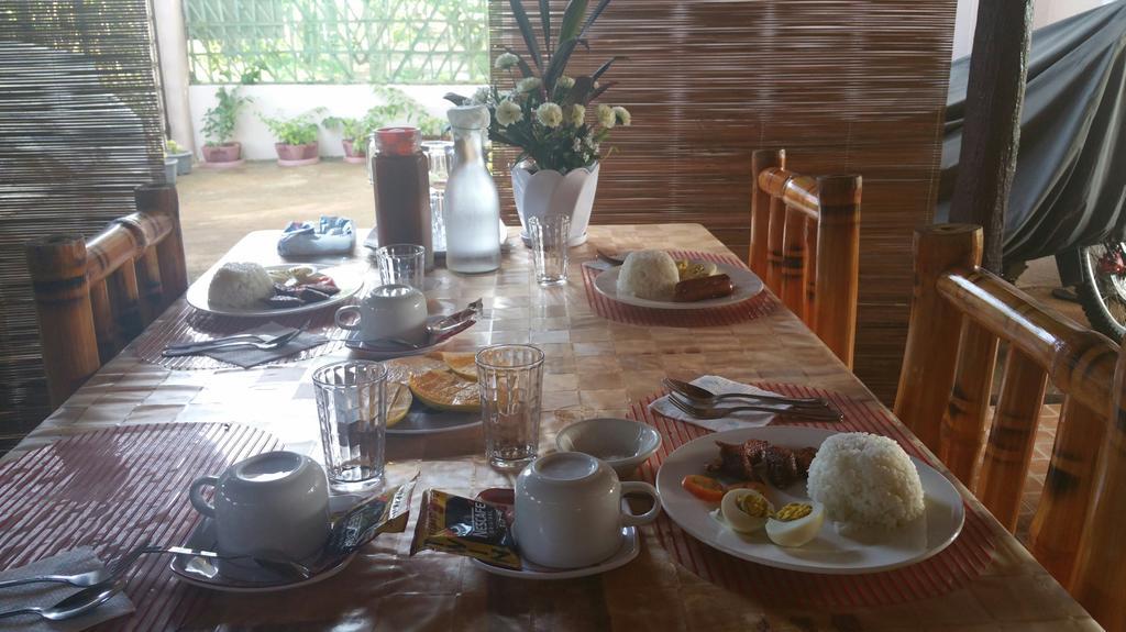 Villa Skanderbeg Guest House プエルト・プリンセサ エクステリア 写真