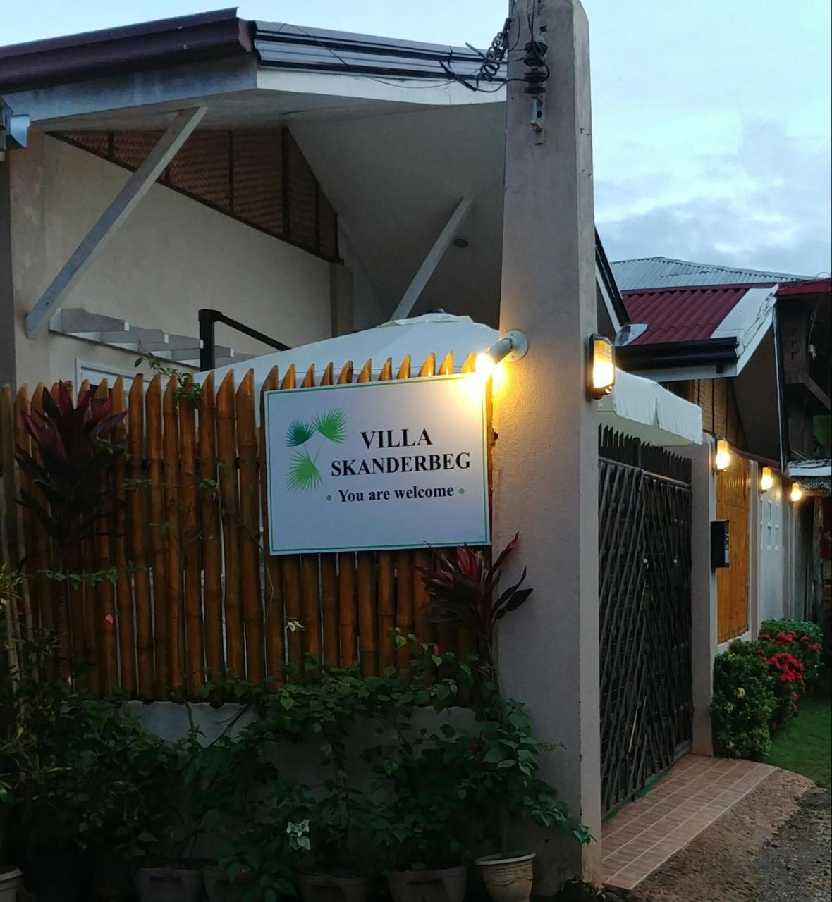 Villa Skanderbeg Guest House プエルト・プリンセサ エクステリア 写真